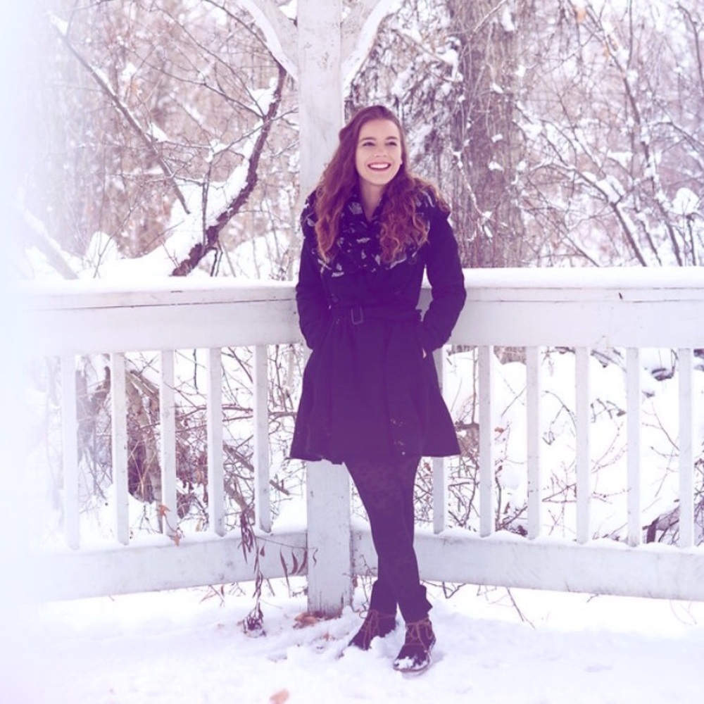 Meet your Posher, Alexis